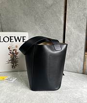 Loewe Medium Pebble Bucket In Smooth Calfskin Black - 28x24.5x23.5cm - 3