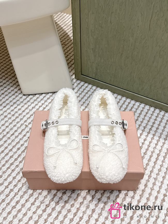 Miumiu Shearling Ballerinas White - 1