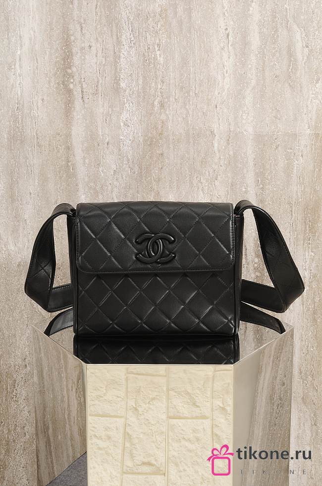 Chanel Vintage CC Logo Flap Bag with Strap Black - 23x18x6cm - 1