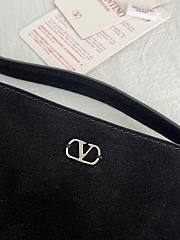 Valentino Garavani Nellcôte Small Shoulder Bag In Suede With Fringes Black - 20x20x3cm - 3