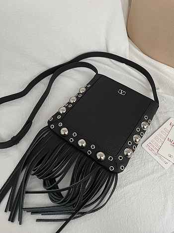 Valentino Garavani Nellcôte Small Shoulder Bag In Grainy Calfskin With Fringes Black - 20x20x3cm