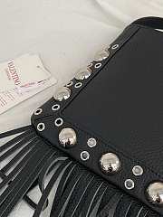 Valentino Garavani Nellcôte Small Shoulder Bag In Grainy Calfskin With Fringes Black - 20x20x3cm - 3