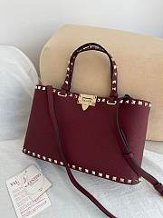VLTN Rockstud Small Shopping Bag In Grainy Calfskin Red - 32x29x7cm - 6