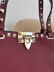 VLTN Rockstud Small Shopping Bag In Grainy Calfskin Red - 32x29x7cm - 2