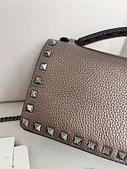VLTN Rockstud Wallet With Chain In Grainy Calfskin Taupe Metallic - 21x10.5x4cm - 5