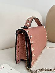 VLTN Rockstud Wallet With Chain In Grainy Calfskin Pink - 21x10.5x4cm - 5