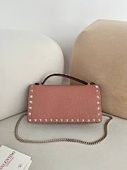 VLTN Rockstud Wallet With Chain In Grainy Calfskin Pink - 21x10.5x4cm - 1