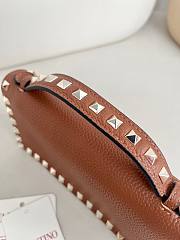 VLTN Rockstud Wallet With Chain In Grainy Calfskin Brown - 21x10.5x4cm - 4