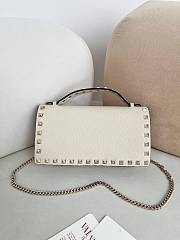 VLTN Rockstud Wallet With Chain In Grainy Calfskin White - 21x10.5x4cm - 1