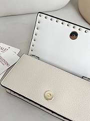 VLTN Rockstud Wallet With Chain In Grainy Calfskin White - 21x10.5x4cm - 5