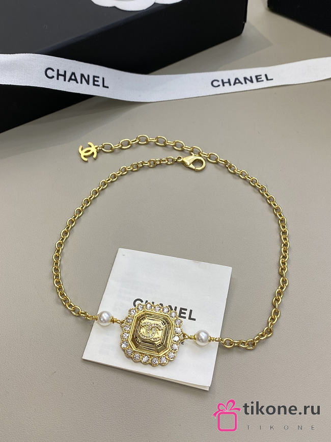 Chanel Choker Metal Glass Pearls & Diamantés Gold Pearly White & Crystal - 1