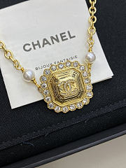 Chanel Choker Metal Glass Pearls & Diamantés Gold Pearly White & Crystal - 4