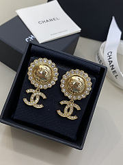 Chanel Scented Round Texture Diamond Edge Stud Earrings - 4