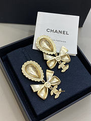 Chanel Pendant Earrings Metal Glass Pearls & Strass Gold Pearly White & Crystal - 6