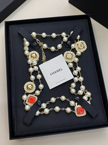 Chanel Long Necklace Metal Glass Pearls & Strass Gold Red Pearly White & Crystal