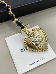 Chanel Diamond Heart Shaped Leather Chain Belt - 4