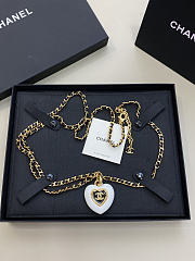 Chanel Chain Belt Metal Resin Calfskin & Strass Gold Pearly White Black & Crystal - 4