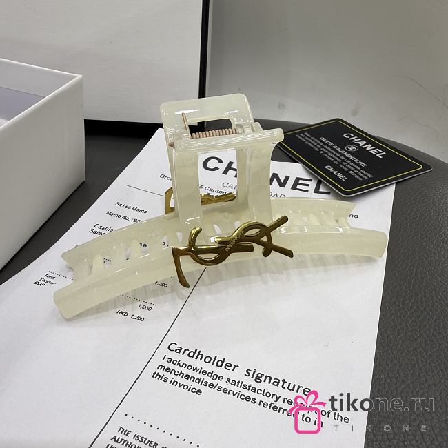 YSL Claw Clip White - 1