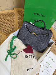 Bottega Veneta Medium Andiamo Intrecciato Suede Graphite - 32x25x11cm - 1