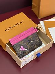 LV Vivienne Winter Pite Cartes LV Charms Monogram Snowy Pearl M15332 - 10.2x0.3x7.3cm - 2
