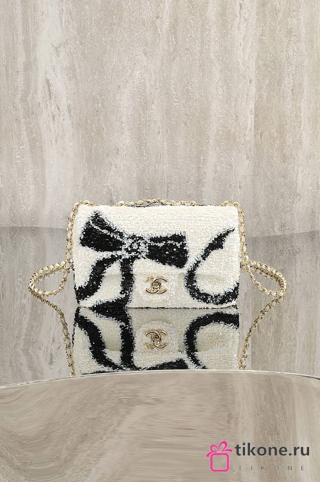 Chanel Flap Bag Sequins & Gold Tone Metal White Black - 20x14x8cm - 1