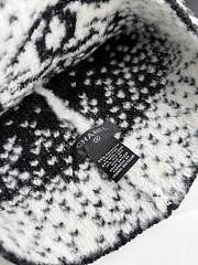 Chanel Beanie Cashmere & Wool White & Black - 3
