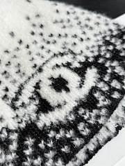 Chanel Beanie Cashmere & Wool White & Black - 2