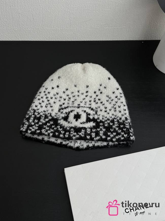 Chanel Beanie Cashmere & Wool White & Black - 1