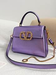 Valentino Garavani Vsling Small Handbag In Laminated Grainy Calfskin With Jewel Logo Purple - 22x17x9cm - 5