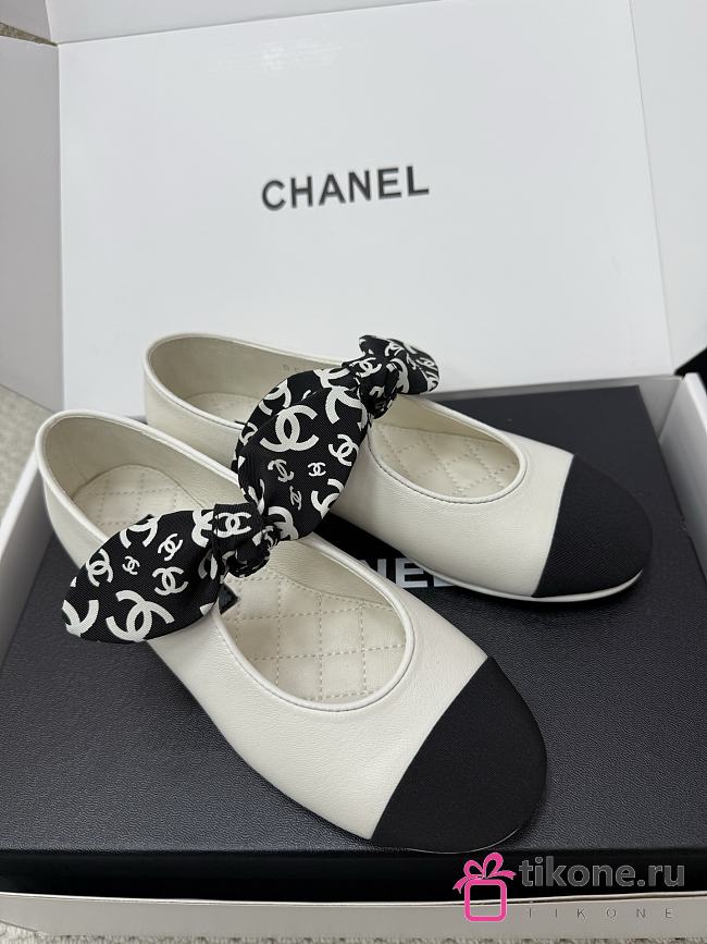 Chanel Mary Janes Lambskin Silk & Grosgrain White & Black - 1