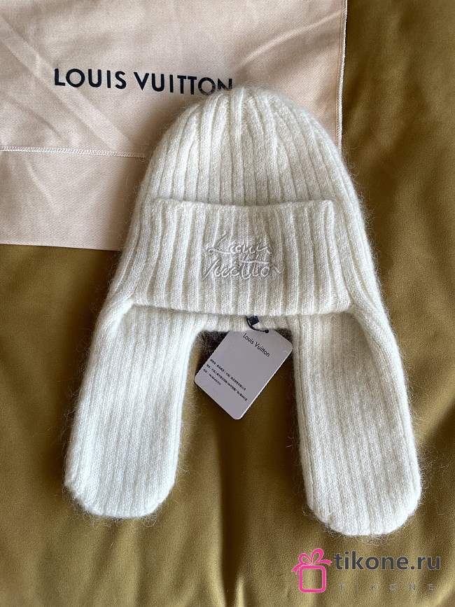 LV Script Beanie White M97735 - 1