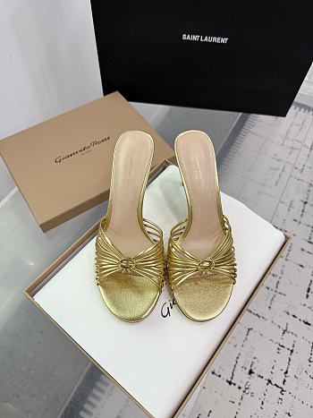 Gianvito Rossi 70 Vyna Sandals Gold