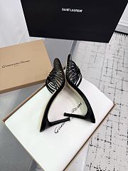 Gianvito Rossi 70 Vyna Sandals Black - 5