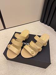 Chanel Mules Shiny Calfskin Beige 40mm - 5