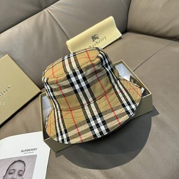 Gift Burberry Bucket Hat Beige