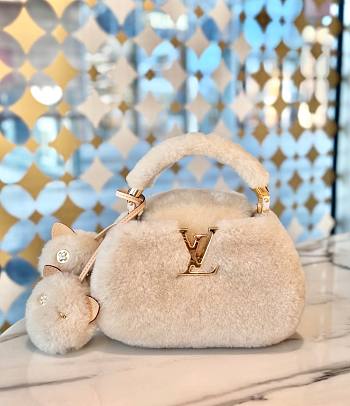 LV Capusnow Capucines Shearling Leather M26324 - 20x13x11cm