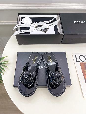 Chanel Thongs Patent Calfskin Black