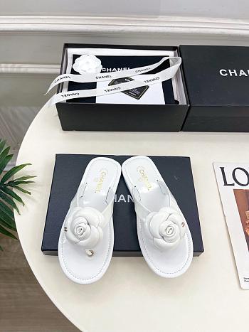 Chanel Thongs Patent Calfskin White