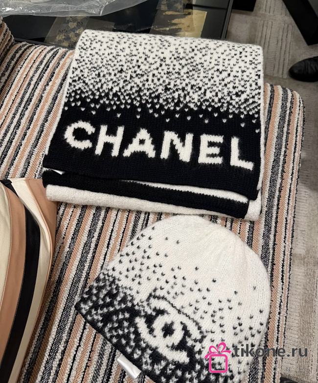 Chanel Scarf Cashmere & Wool White & Black - 1