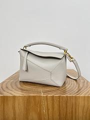 Loewe Small Puzzle Edge Bag In Soft Grained Calfskin Light Ghost - 24x16.5x10.5cm - 5