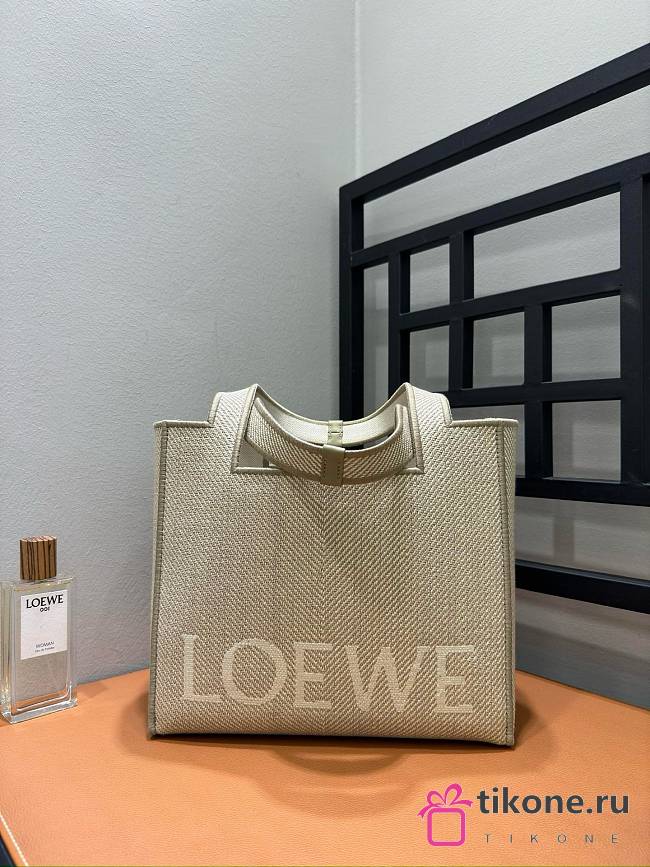 Medium Loewe Font Tote In Raffia - 30x15x25.5cm - 1