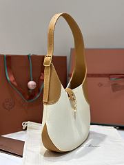 Loro Piana Medium Bobbin Bag Calfskin Whisper White Wheat Bran - 32x7x21cm - 6