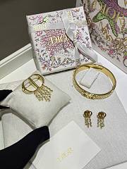 Lucky Dior Brooch Gold Finish Metal and White Resin Pearls - 6