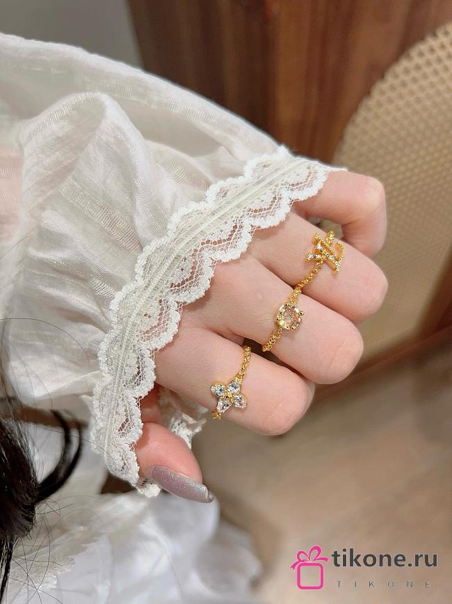Lady LV Ring - 1