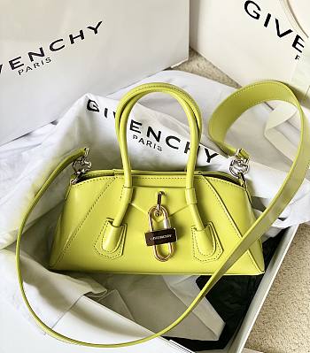 Givenchy Mini Antigona Lock Stretch In Box Leather Green - 22x12x8cm