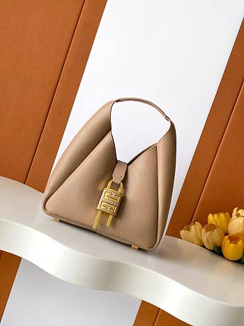 Givenchy G-Hobo Medium In Grained Leather With Padlock Beige - 25x21x10cm