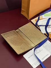 LV Vivienne Passport Cover Monogram Gold M15327 - 14x10x2.5cm - 2