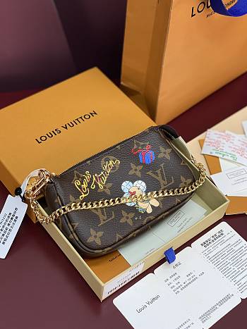 LV Vivienne Mini Pochette Accessoires Monogram M15328 - 15.5x10.5x4cm