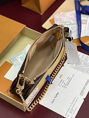 LV Vivienne Mini Pochette Accessoires Monogram M15328 - 15.5x10.5x4cm - 6