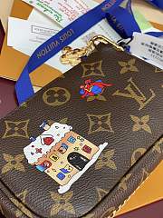 LV Vivienne Mini Pochette Accessoires Monogram M15328 - 15.5x10.5x4cm - 5